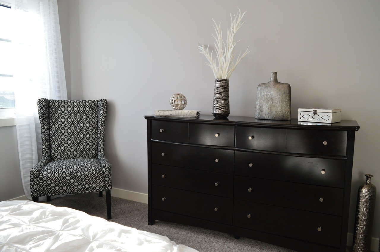 What is the Difference Between a Dresser and a Chest of Drawers [7