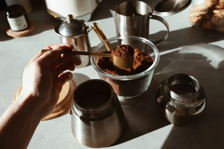 Measuring coffee grounds for brewing