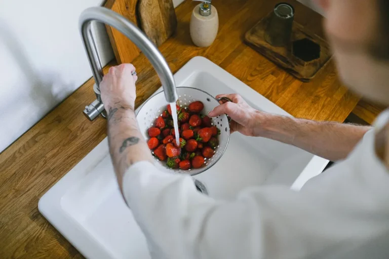 how to clean strainer
