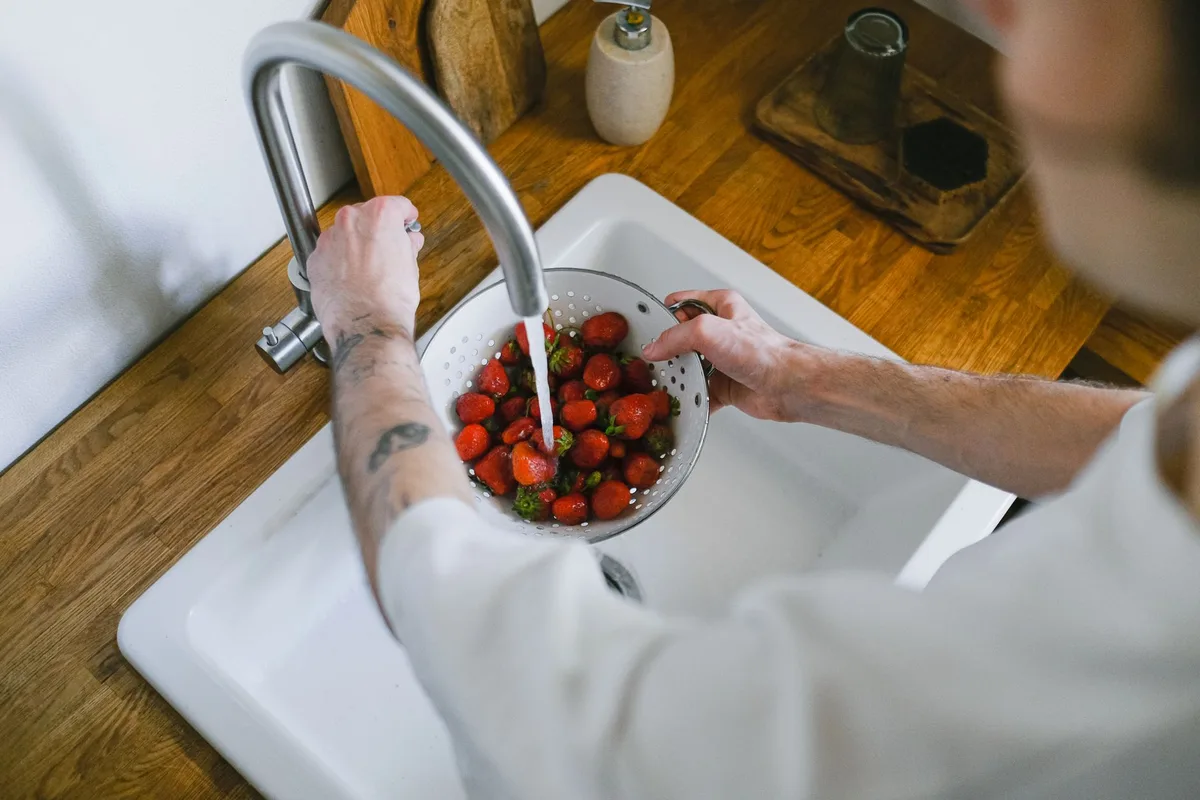 how to clean strainer