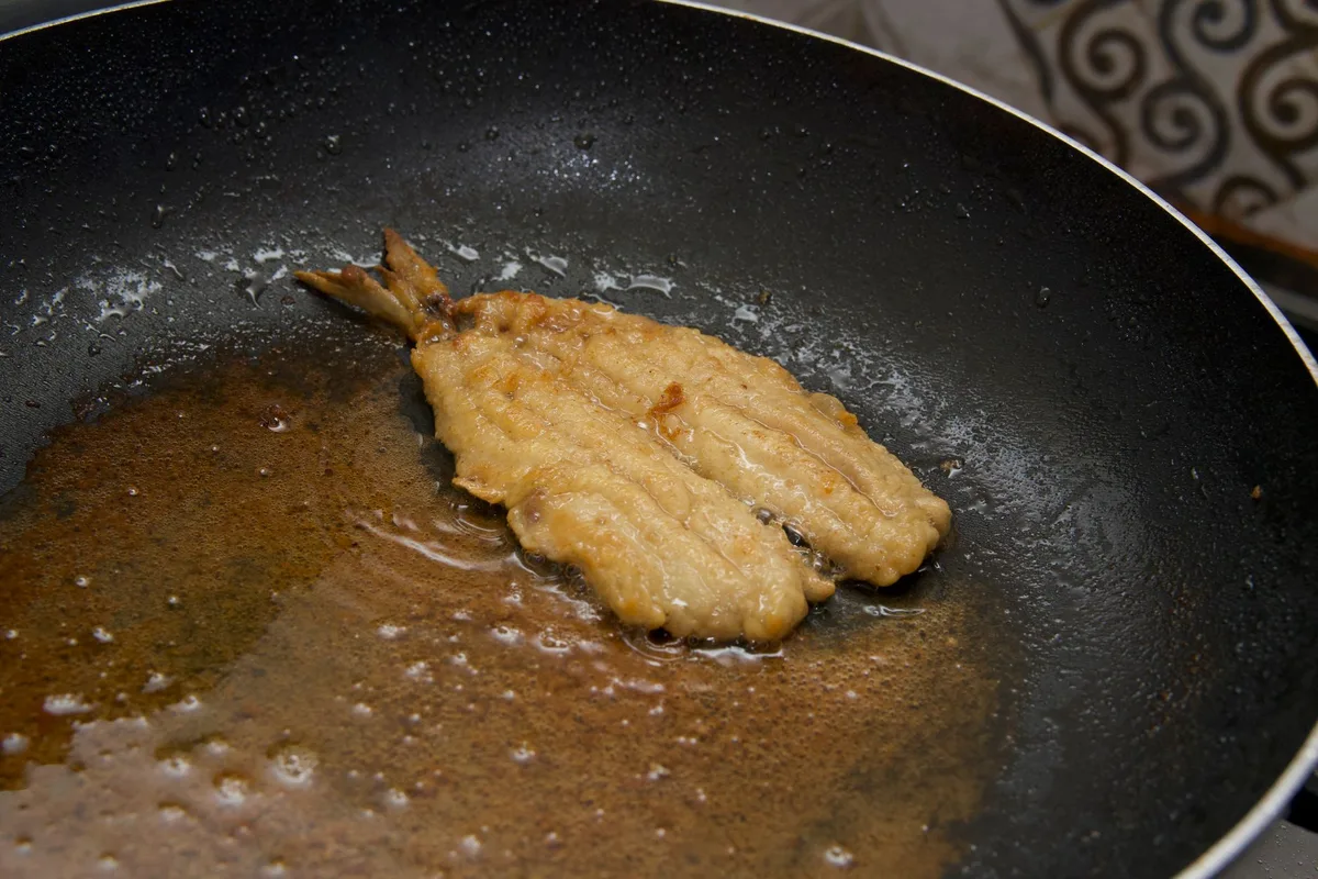 how to cook flounder in a skillet