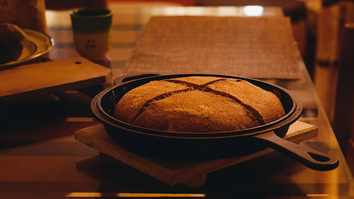 how to measure a cast iron skillet