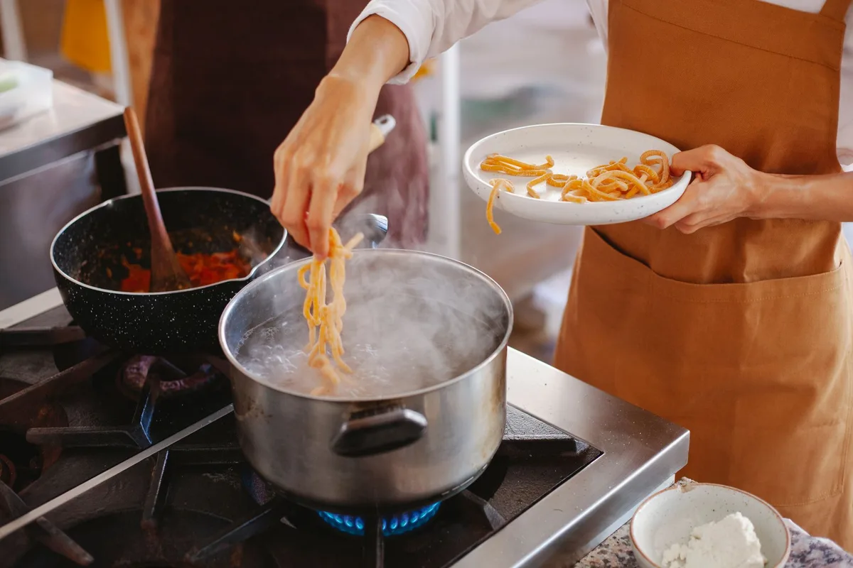 pasta colander draining
