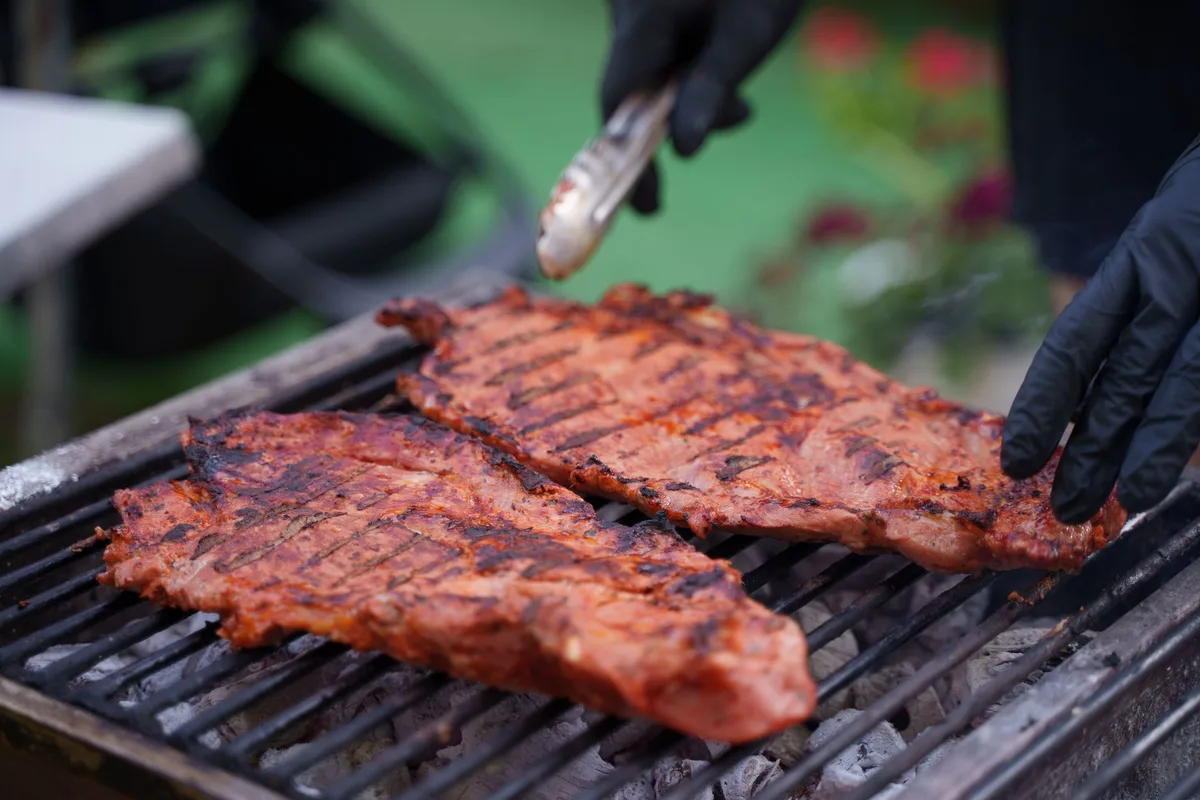 tongs crushing meat mistake