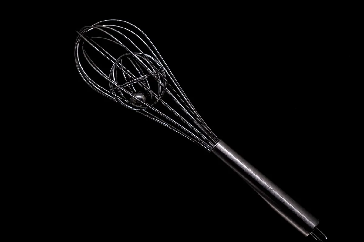 balloon whisk vs French whisk vs flat whisk