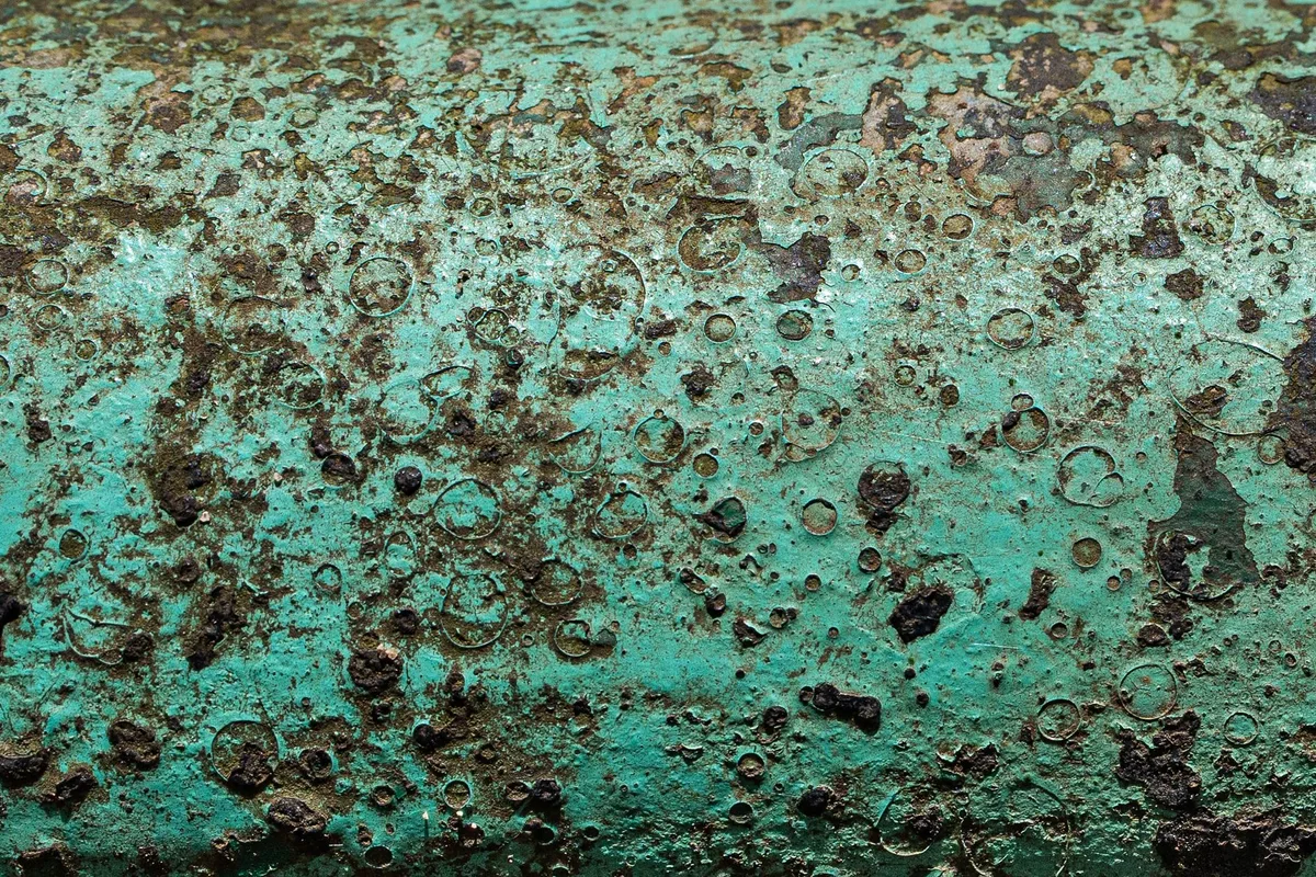 how to clean a dutch oven with rust