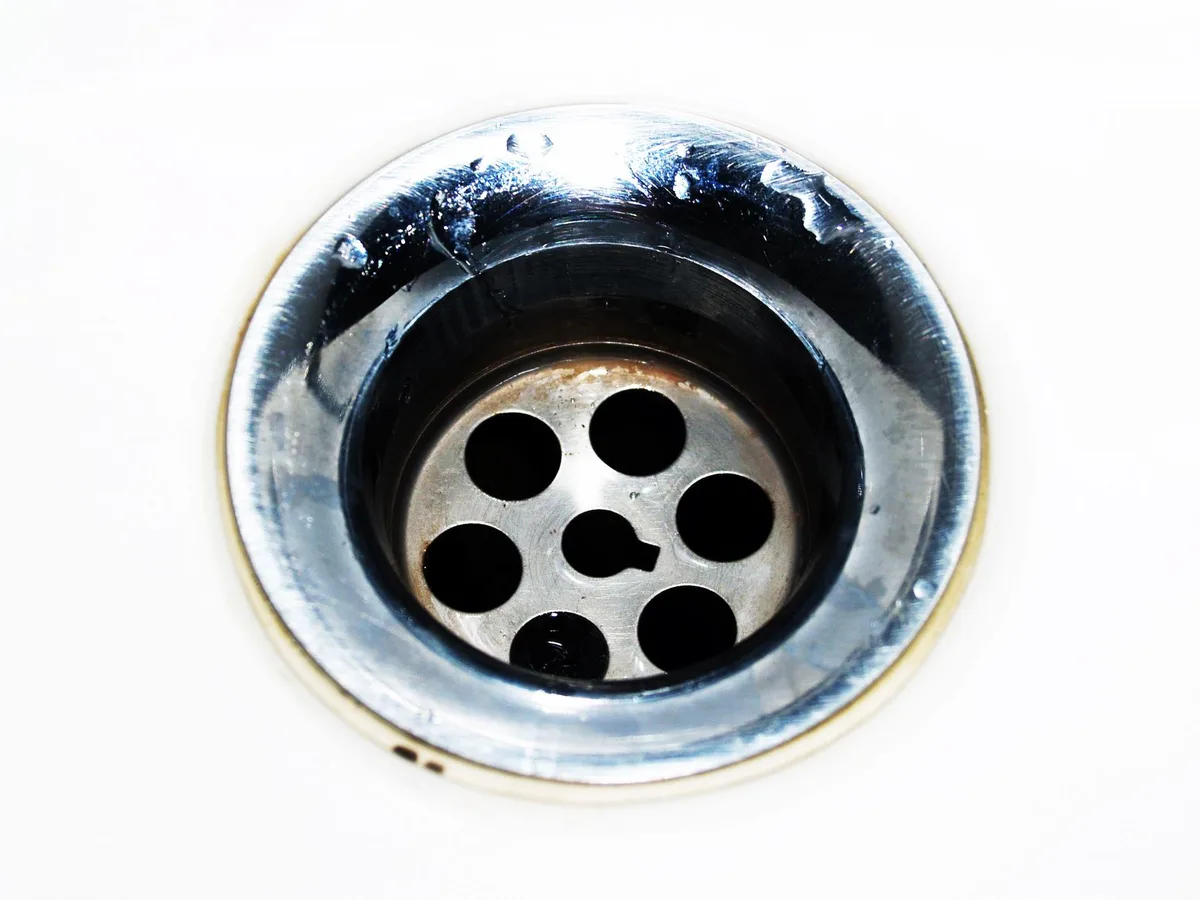 emptying dehumidifier water tank